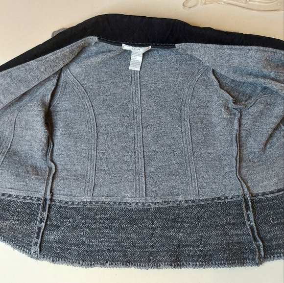 Elegant 100% Grey Wool Jacket Size Small - Picture 11 of 13